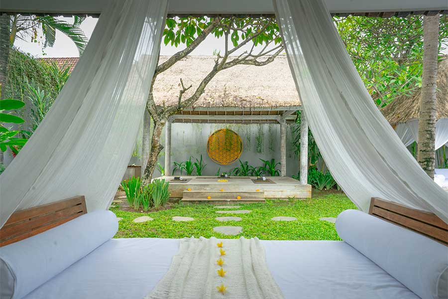 Bliss Villa Peace outdoor daybed